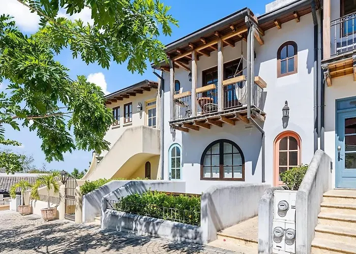 Trendy With Stunning Ocean Views And Exclusive Club Access In Catalinas Сasa de vacaciones