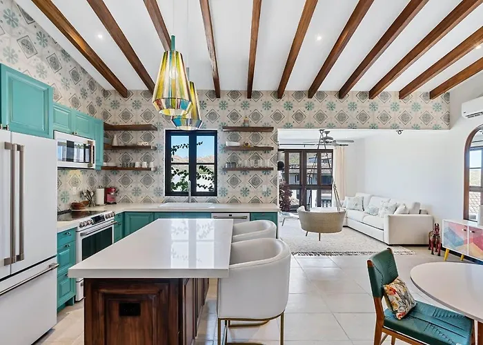 Сasa de vacaciones Trendy With Stunning Ocean Views And Exclusive Club Access In Catalinas Playa Danta