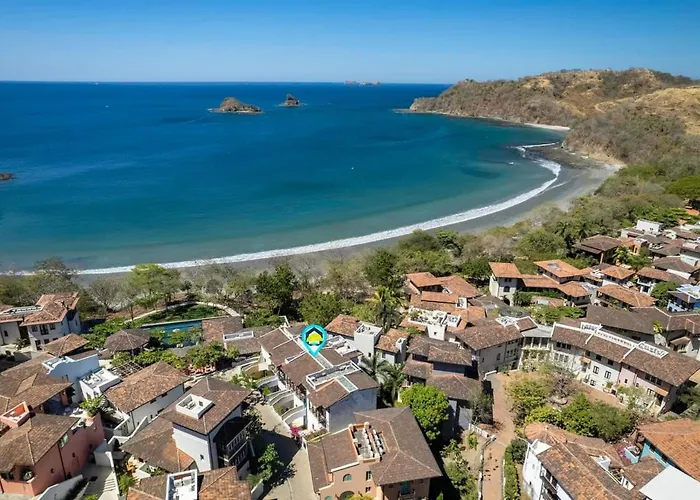 Trendy With Stunning Ocean Views And Exclusive Club Access In Catalinas Сasa de vacaciones