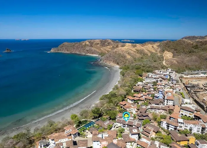 Сasa de vacaciones Trendy With Stunning Ocean Views And Exclusive Club Access In Catalinas Playa Danta