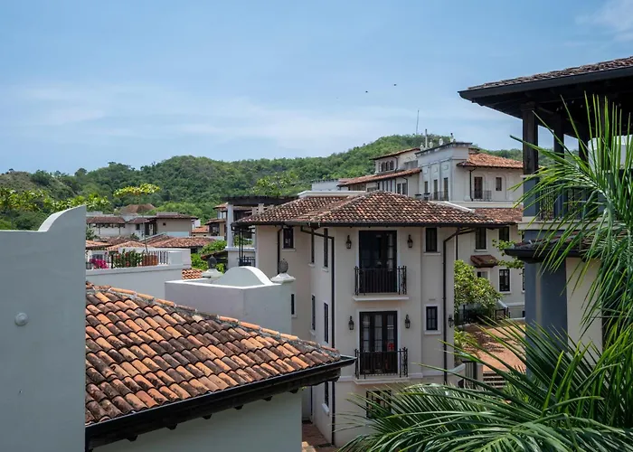 Сasa de vacaciones Trendy With Stunning Ocean Views And Exclusive Club Access In Catalinas