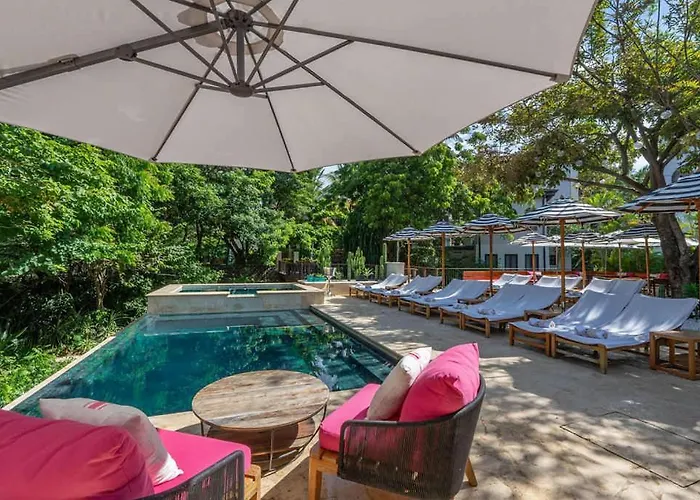 Trendy With Stunning Ocean Views And Exclusive Club Access In Catalinas *
